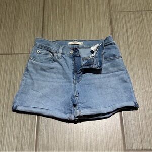 Levis Mid-lenght short